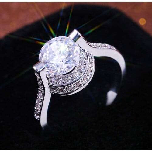 JK Fashion Classic Wedding Engagement Ring Fascinating Design With Brilliant Dazzling Cubic Zirconia Stone Prong Setting