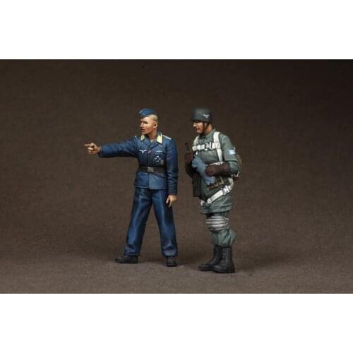 1/35 Resin Figure Model kits 2 figures Unassambled Unpainted C706-1