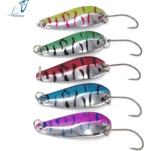 5Pcs/lot Spoon Fishing Lures 4.2cm 5.6g Hard Spoon Bait Metal Fishing Lure Sequin Paillette Baits Single Hook 5 Color Avali