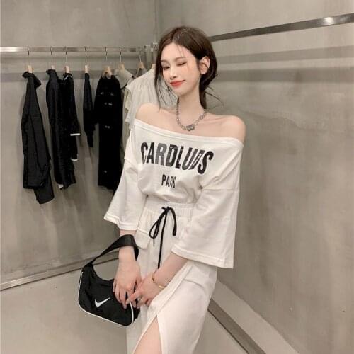 Womens Suits Fashion Suits One-shoulder T Shirt Summer Design Sense Short Sleeve Printed T Shirt Casual Split Skirt 2 Piece Set