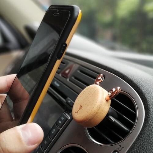 Car Air Conditioning Air Outlet Cute Deer Air Outlet Clip Decoration Car Temperament Interior Aroma Perfume Clip Accessories