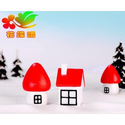 Red Christmas Winter Snow House Miniature Figurine Doll House Decoration Cartoon Dollhouse People Cake Ornament DIY Accessory