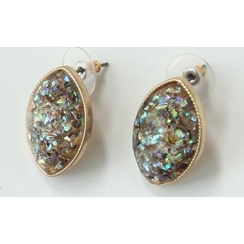 New Arrival Vintage Handmade Women Stud Earrings with Olive Natural Shells Green/White Two Colors Gold Color Jewelry for Girls