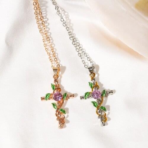 2020 New Products Necklace Creative Leaf Wrapped Cross Pendant Womens Necklace Accessories