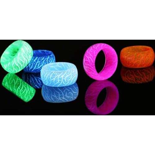 Fashion Colorful Luminous Resin Ring Women Men Fluorescent Glowing Rings Jewelry Glow In The Dark Finger Ring Band Halloween