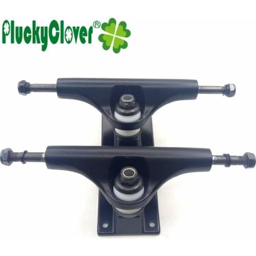 PluckyClover Skateboards