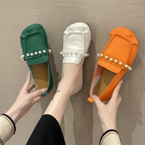 2021 Autumn New Womens Korean Round Toe Casual Shoes Female Pearl Decoration Soft Bottom Shoes Ladies Fashion Moccasins Shoes