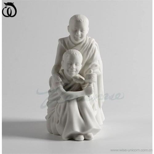 WU CHEN LONG Modern Tibet Small Lama Art Sculpture Child Figurines Creative Ceramic Craft Home Decoration Birthday Gift R6301
