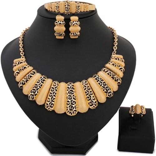 Longqu 2021 New Dubai Gold designer Jewelry Set Nigerian Wedding Jewelry Set Fashion African Woman Costume Jewelry Set Wholesale