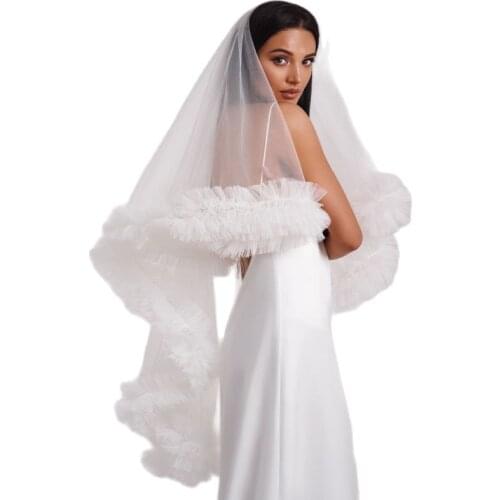 Fingertip Length Short Wedding Veil Two Layers Tulle Ruffles Vestido De Noiva Longo Custom Made Elegant Bridal Veil with Comb