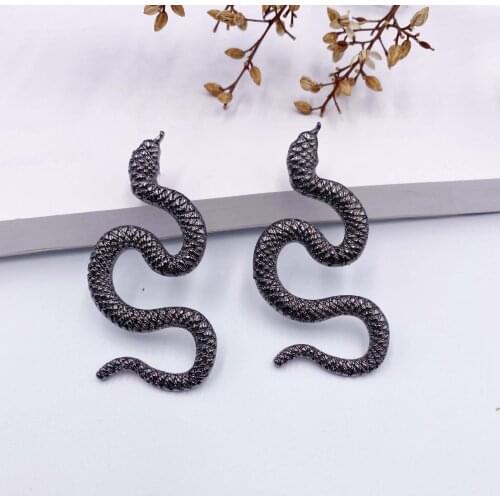 Minar Punk Cool Metallic Twisted Snake Drop Earrings for Women Mujer Gold Silver Black Color Alloy Twist Animal Dangle Earrings