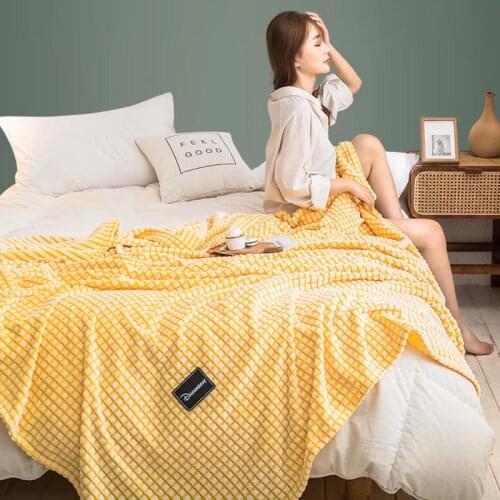 Milk Velvet Blankets Office Lunch Break Air Conditioning Nap Blanket Cover Winter Soft Sofa Bedroom Quilts Coral Plaid Blanket