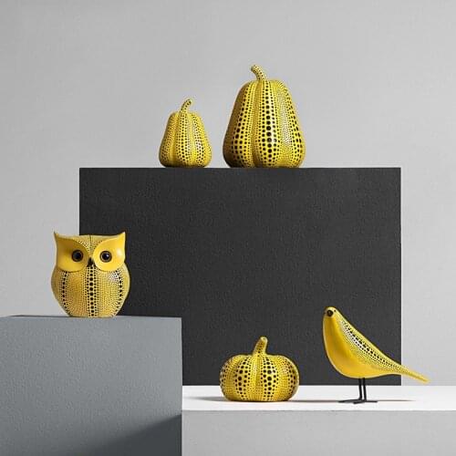 Yayoi Kusama Wave Point Pumpk Abstract Statue Ornaments Room Decor Resin Figurine Desk Adornment Home Decoration Modern