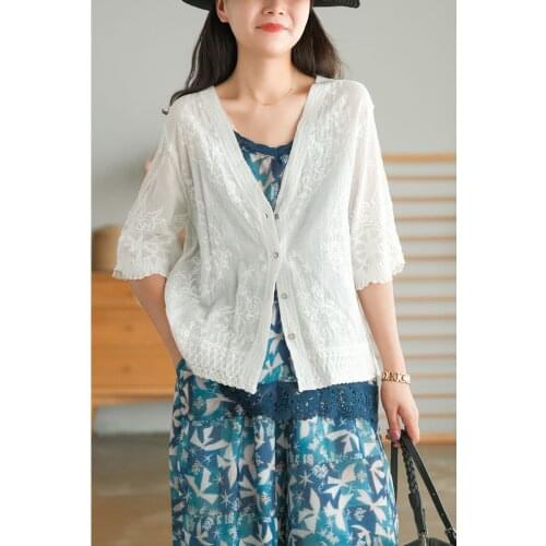 21Women Shirts Sumemr Sweet Style Loose Embroidery Lace Solid Color Calf-Length Sleeve V-Neck Collar Female Fashion Thin Tops