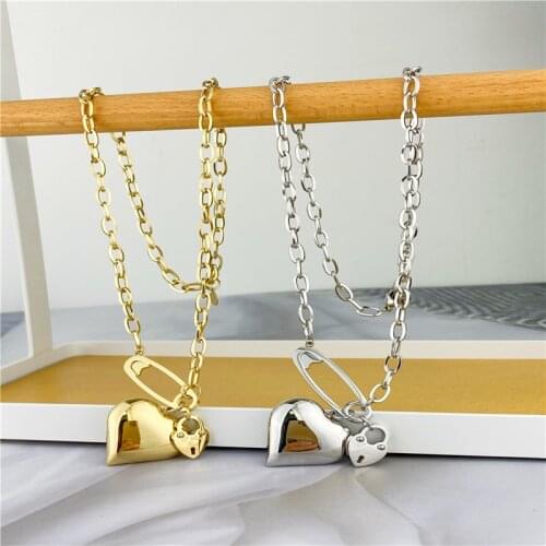 The New INS network red with the same paragraph European and American original retro love, peach heart, chain, cool, cold