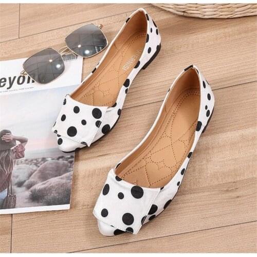 Women Slip On Flat Casual Shoes Designers Lazy Ladies Flats Shoes Woman Fashion All March Large Size 35-43 2021 New