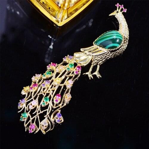 Luxury 5A Cubic Zirconia Crystal Elegant Peacock Brooches Scarf Pin Women Jewelry Dress Accessories Scalf Pins New Year Gift