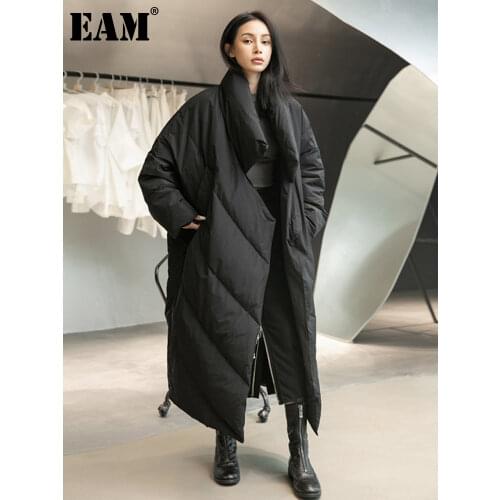 [EAM] Loose Fit Black Long Down Jacket New Stand Collar Long Sleeve Warm Women Parkas Fashion Tide Autumn Winter 2021 1DD1640