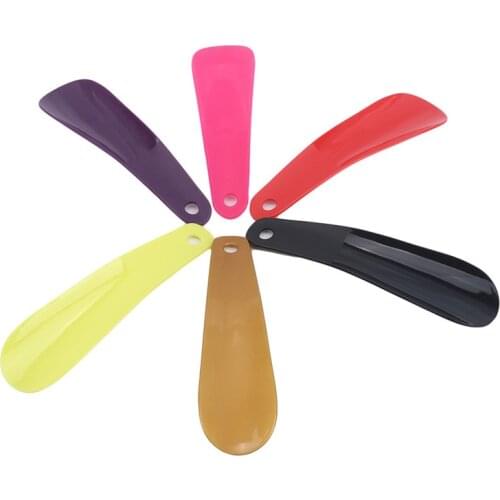 2020 Hot Selling New Colorful Plastic Shoehorn Shoe Wearer Professional Shoe Lifter Flexible Sturdy Slip Shoes Accessories