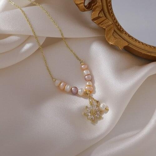 Fashionable Baroque Irregular Pearl Necklaces For Women 2021 Trend Zircon Flower Pendant Clavicle Chain Necklace Jewelry