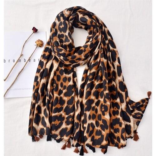 Autumn Fashion Khaki Leopard Tassel Viscose Shawl Scarf Lady High Quality Print Wrap Pashminas Stole Bufandas Muslim Hijab Snood