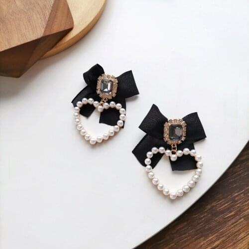 New Fashion Temperament Retro Chic Sweet Lovely Black Bowknot With Pearl Heart Earrings 1312