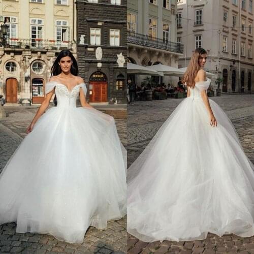 New Arrival Boho Wedding Dress 2020 V Neck A Line Lace Appliqued Beaded Robe De Mariée Customize Vestido De Noiva