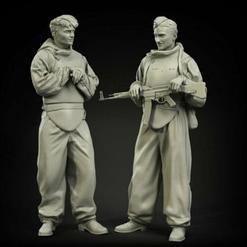 New Unassembled 1/35 ancient Soviet Engineers Set include 2 Resin Figure Unpainted Model Kit