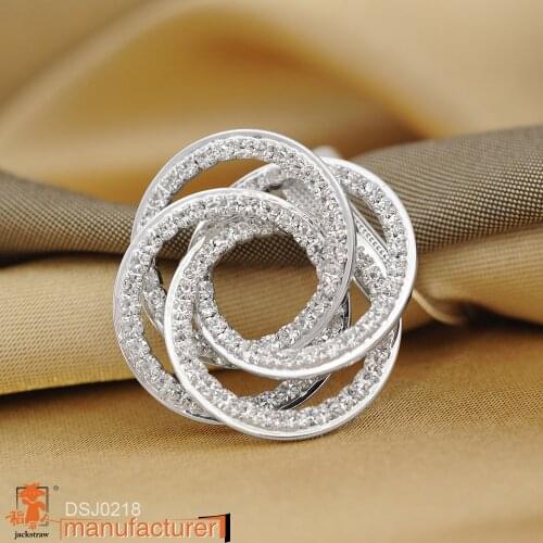 2018 new Personality beautiful winding chain scarves buckle new chain scarves buckle Scarf buckle for girls