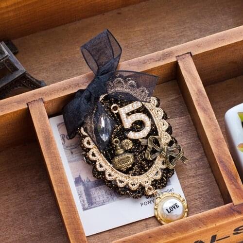 Vintage handmade lace yarn metal brand design number 5 queen pin brooch pinch hair clip dual usage jewelry