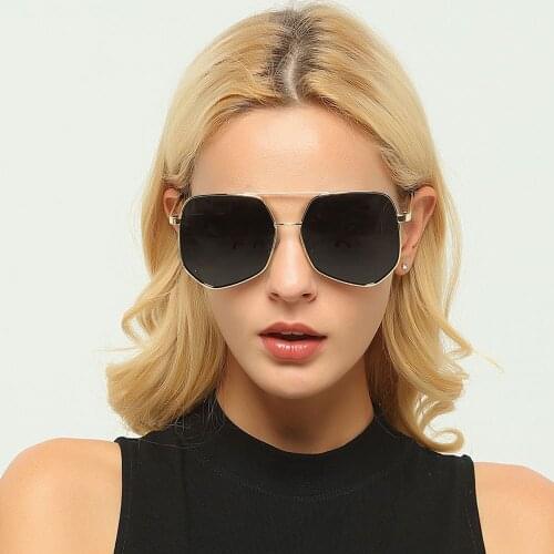 2021 Metal Thin Border Sunglasses Women Retro Oversized Square Sun Glasses Men Fashion Brand Designer Streetwear Eyewear UV400