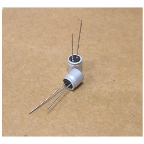10PCS 6.3V 560uF 8x9 8*9 mm Solid Aluminum Electrolytic Capacitor for Computer Mainboard Video Card/Graphics Card