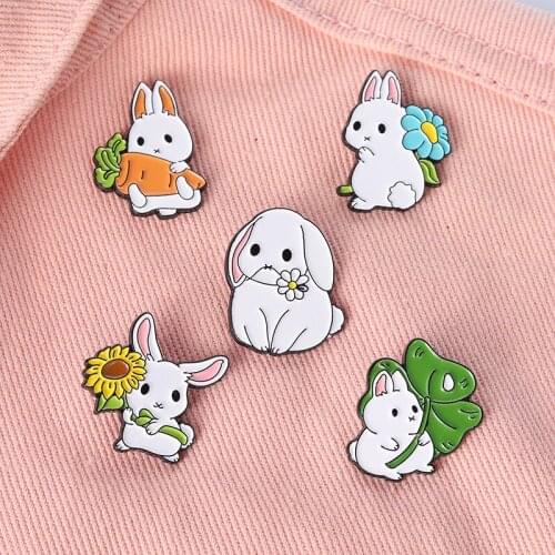 Cartoon rabbit shape pin, cute white rabbit enamel brooch wholesale, bag decoration badge, gift for friend