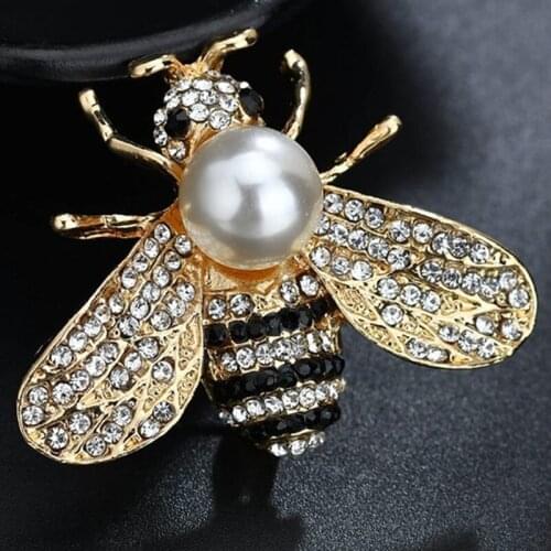 Trendy Three-Dimensional Personality Jewelry Inlaid Pearl Zircon Bee Brooch For Women Feature Namour Charm Gift All Seasons