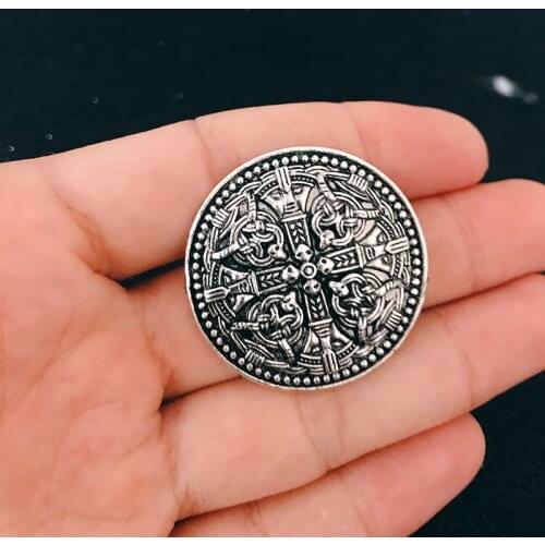 Armadura Norse Shield Symbol Viking Brooch Medieval Armor Broch Vintage Brooches Fibula Cloak Pin Shawl Pin Cosplay Accessory
