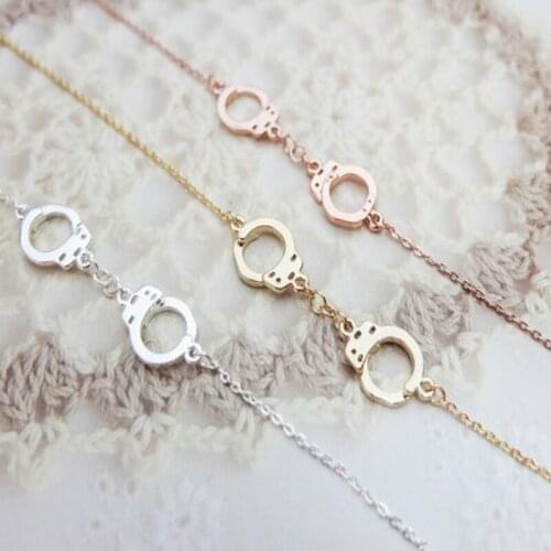 Fashion necklace handcuffs necklaces for women and color