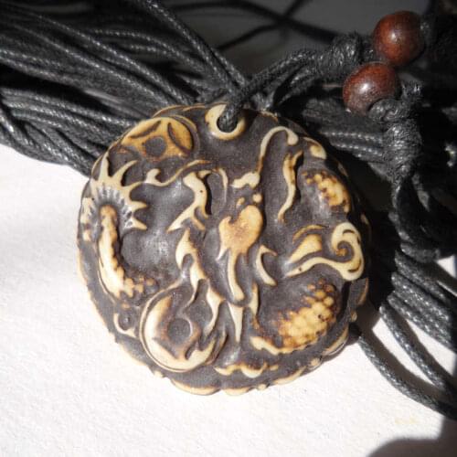 TBP461 Tibetan Amulets Flying Dragon Pendants for Man with Adjustable Rope Resin Craft