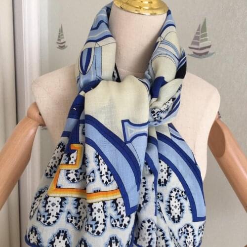 2020 new arrival autumn winter classic design 140*140 cm scarf 65% cashmere 35% silk scarf wrap for women lady girl gift