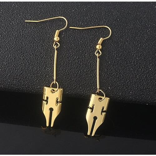 Anime JoJos Bizarre Adventure Kakyoin Noriaki Earrings Rohan Kishibe Earrings hole Pierre Polnareff Long Earrings Women Jewelry