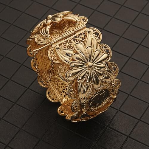Algerian Metal Flower Bracelet Womens Cuff Bracelet Gold African Ethnic Wedding Jewelry Moroccan Banquet Presents for Women