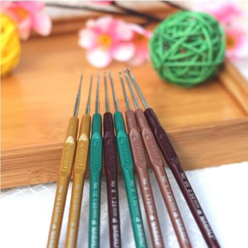 8pcs/set Different Sizes Plastic Handle Metal Crochet Hooks Knitting Yarn Needles Weave DIY Crafts Sewing Tool