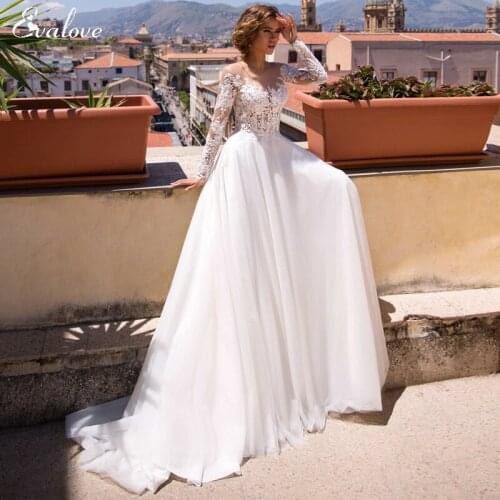 EVALOVE New Chic Appliques Scoop Neck Long Sleeve Bride A-Line Wedding Dress Greaceful Tulle Court Train Bohemian Wedding Gown