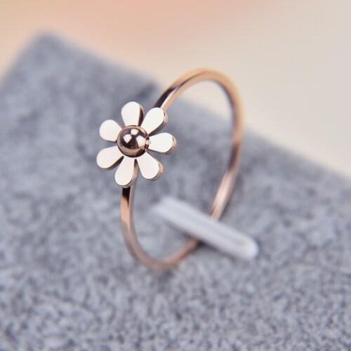 New Listing Simple Sun Flower Petals Titanium Steel Ring Cute Rose Gold Small Daisy Flower Couple Rings Jewelry For Women