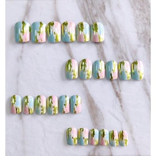 High Quality 24pcs Pink Blue Gildeds Wear Short Paragraph Fashion Manicure Patch False Nails Save Time Wearable Nail Patch