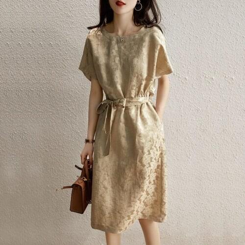 Dress womens summer 2021 new French style, light mature, elegant wind, waist slim design, high-end sense of niche mid-length