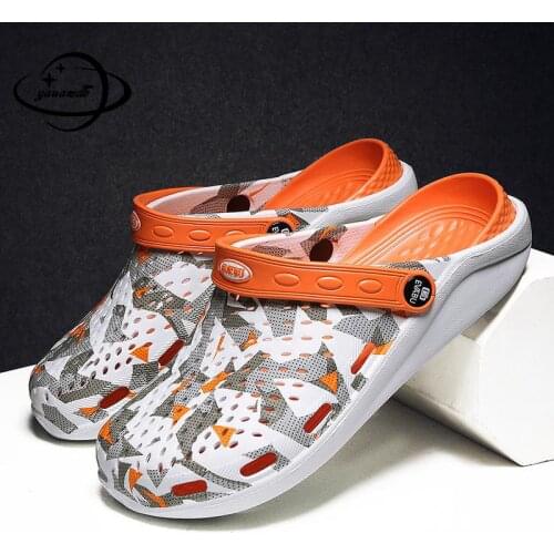 36-45 Plus Size Mens Mules & Clogs Summer Sandals Graffiti Classics Comfortable Beach Slippers Male Garden Shoes Hy24