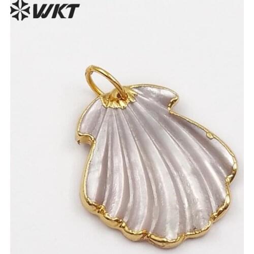 WT-JP056 Wholesale Natural Shell Fan shape Pendant with gold trim Unique Shell Pendant Design cute Gold Pendants for jewelry