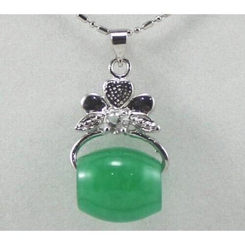 Beautiful green jades GP flower pendant free chain