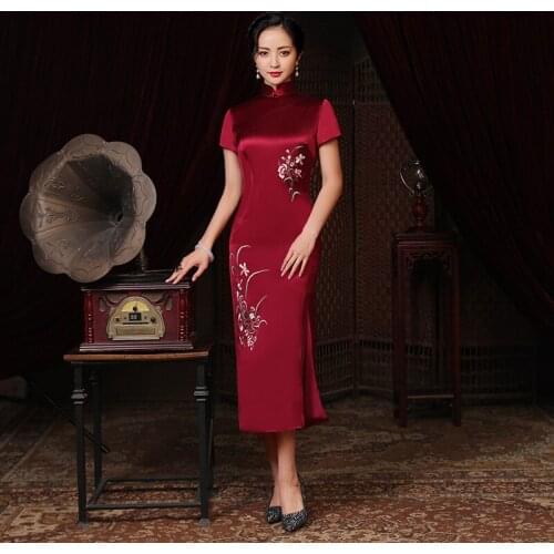 2021 High Quality New Wine Red Ladies Wedding Cheongsam Oversize Temperament Embroidered Wedding Dress Mid-Length Qipao