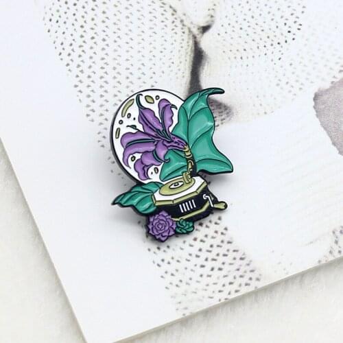 Purple Trumpet Flower Retro Phonograph Creativity Novel Badge Trend Flower Phonograph Shape Brooch All-Match Jewelry Neutral Ins